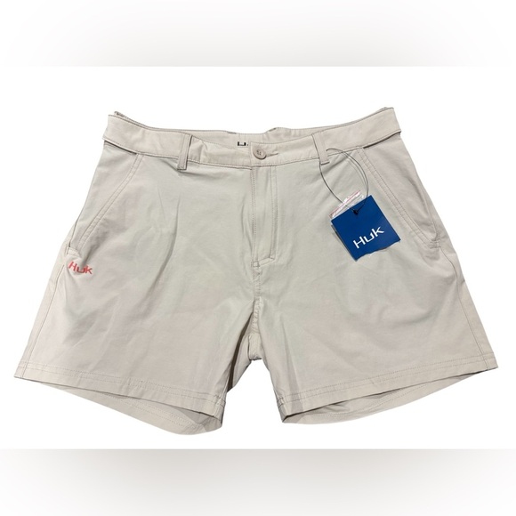 HUK NEXT LEVEL FISHING SHORT Khaki Women’s Size Large Stretch NEW - Picture 1 of 12
